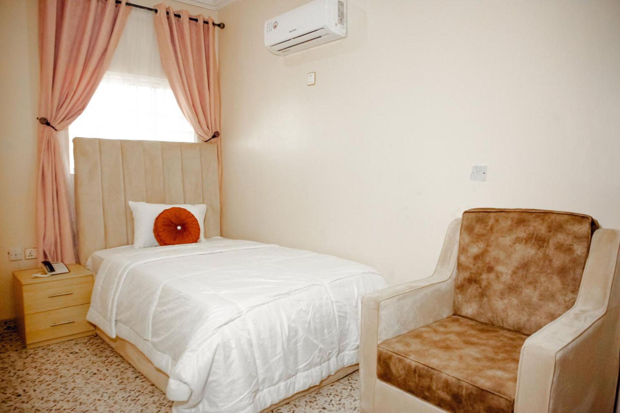 Nexus Xpress Hotel Abuja Exterior photo
